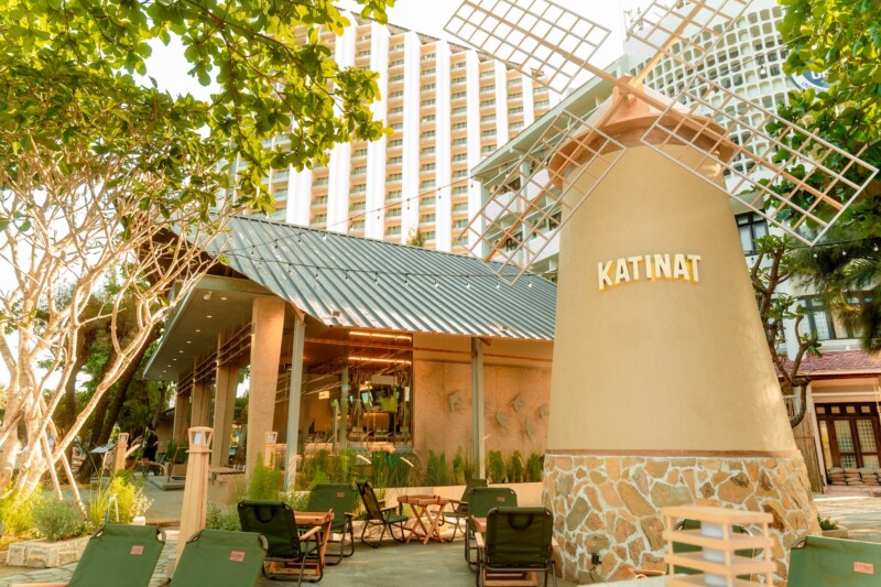 Thi Công Sơn Hiệu Ứng Cho Chuỗi Quán Cafe Catinat