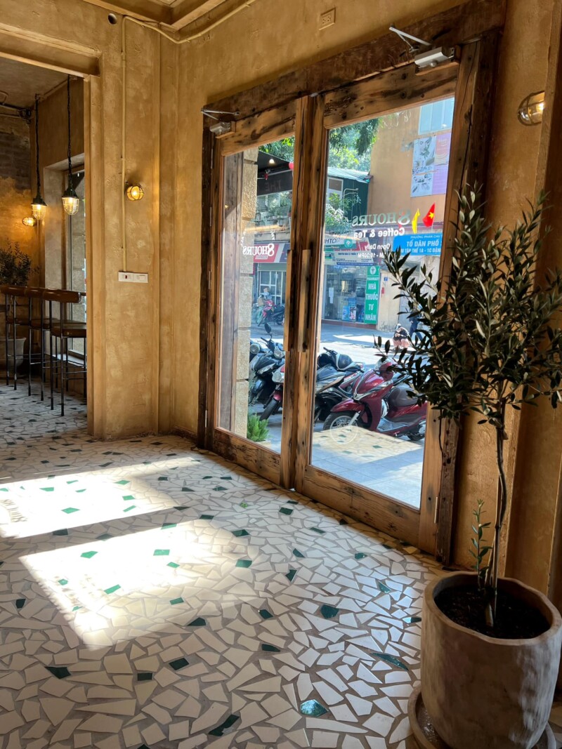 Thi Công Sơn Hiệu Ứng Rơm Đất Quán Cafe 8Hours Tại Hà Nội