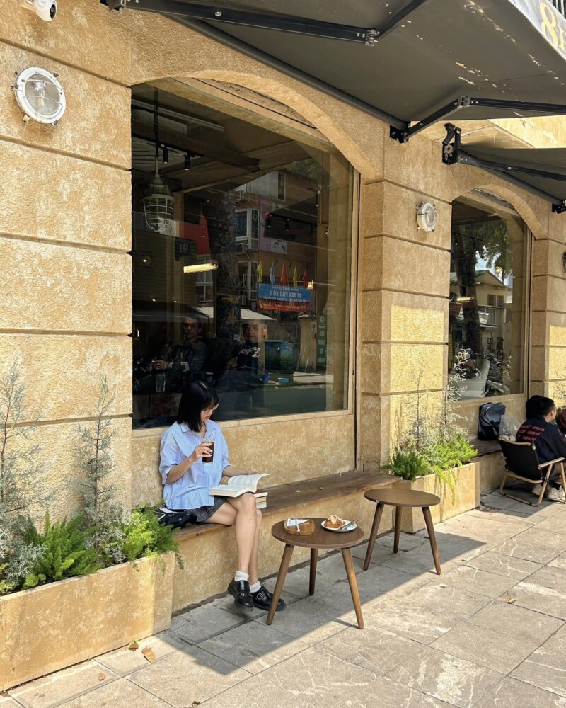 Mẫu quán cafe sử dụng sơn hiệu ứng tạo điểm nhấn