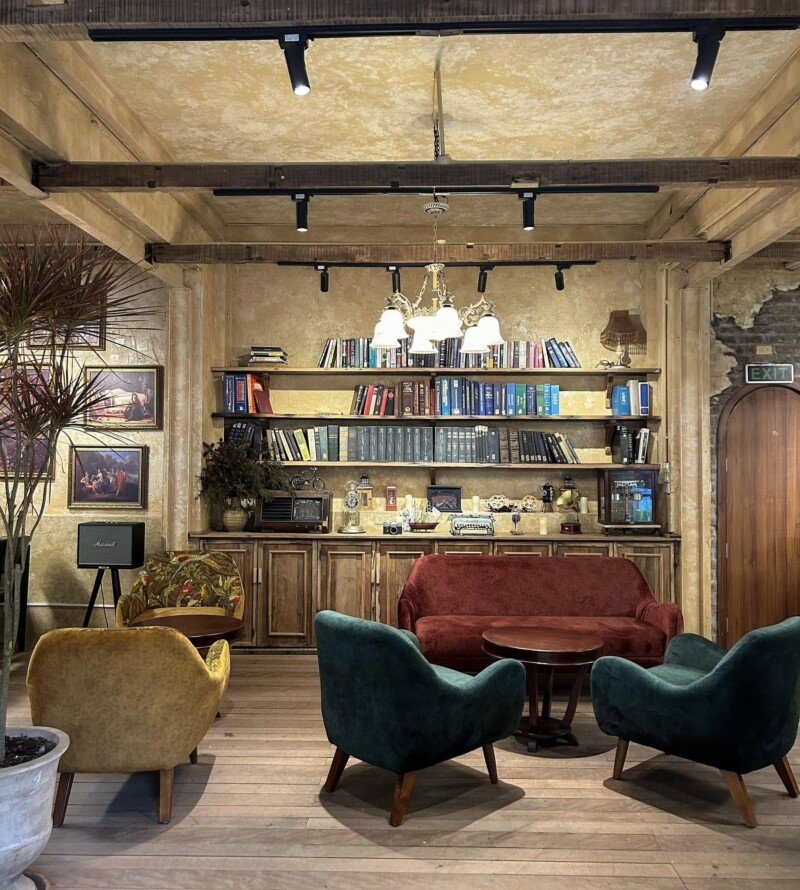 Mẫu quán cafe sử dụng sơn hiệu ứng tạo điểm nhấn